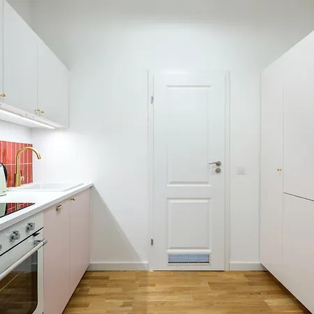 Tyzenhauz Topolowa Apartahotel 4*