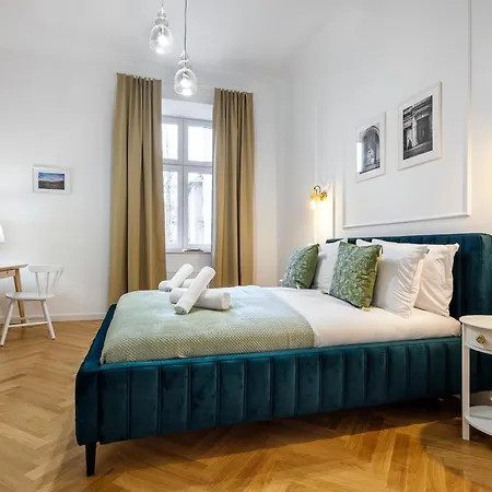 Tyzenhauz Topolowa 4* Cracovia