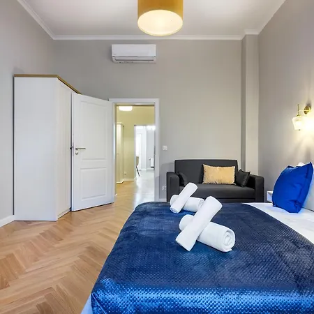 Tyzenhauz Topolowa شقة فندقية كراكوفيا