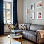Tyzenhauz Topolowa 4*