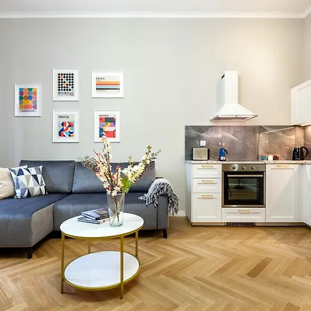 Tyzenhauz Topolowa Lejlighedshotel 4*