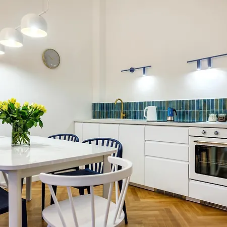 Tyzenhauz Topolowa 公寓式酒店
