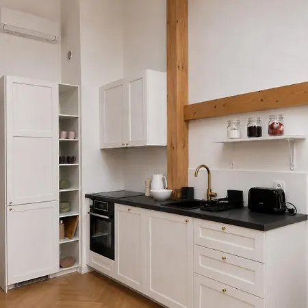 Tyzenhauz Topolowa Apart Otel Krakow