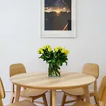 Tyzenhauz Topolowa Lägenhetshotell 4*