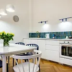 Tyzenhauz Topolowa Апарт-отель