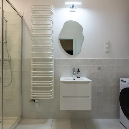 Tyzenhauz Topolowa Апарт-отель 4*