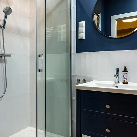 Tyzenhauz Topolowa 4*
