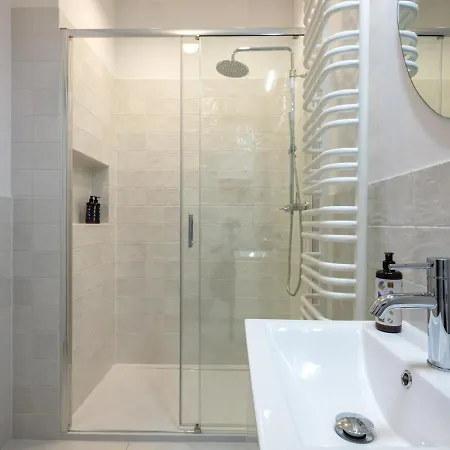 Tyzenhauz Topolowa 4*