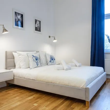 Tyzenhauz Topolowa Aparthotel 4*